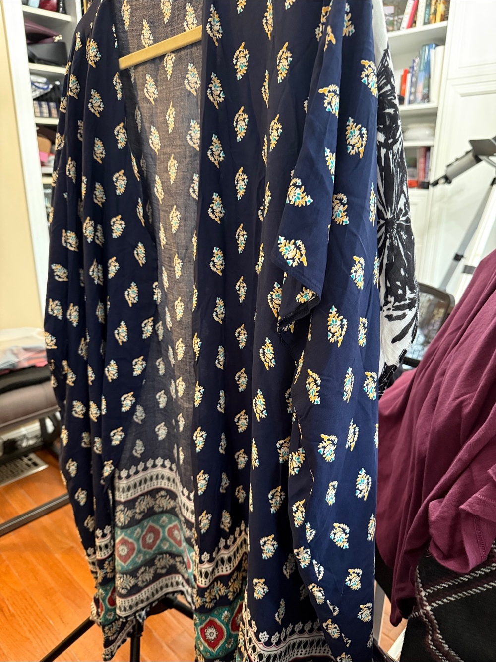 OSFA rayon navy border print paisley Ruana kimono NWOT